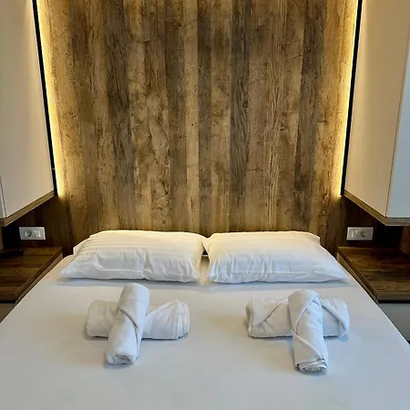 Emerald Luxury