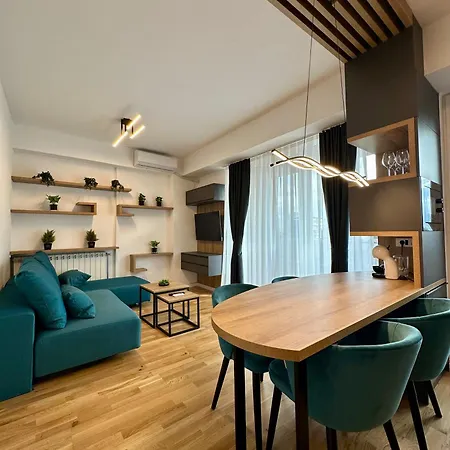 Апартаменты Emerald Luxury *