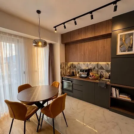Апартаменты Emerald Luxury *